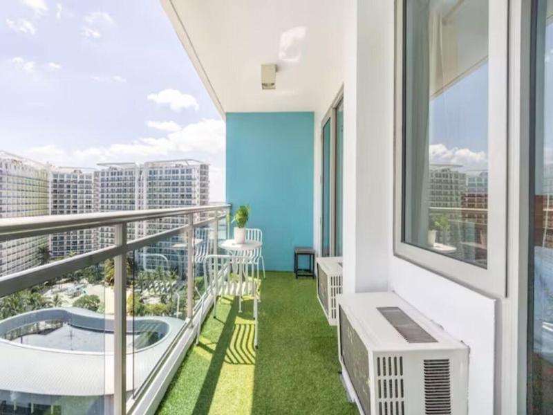 Azure Urban Resort Residences image