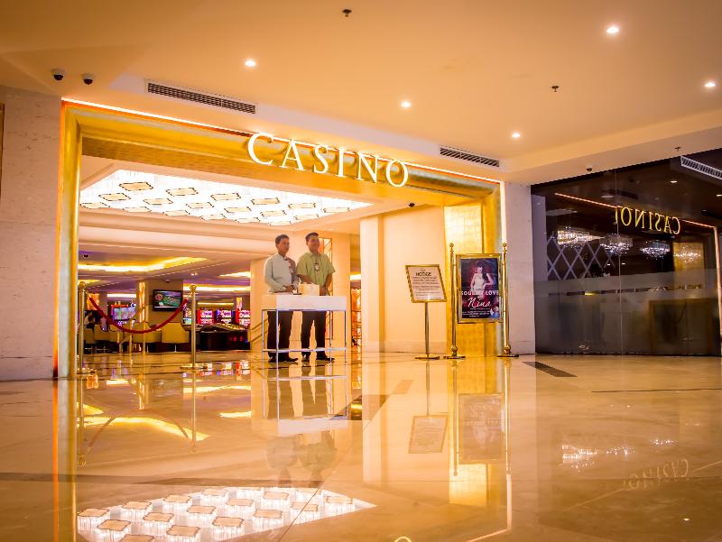 Royce Hotel & Casino