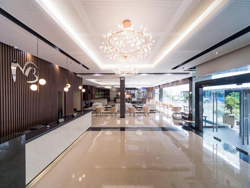 Mallberry Suites Business Hotel image