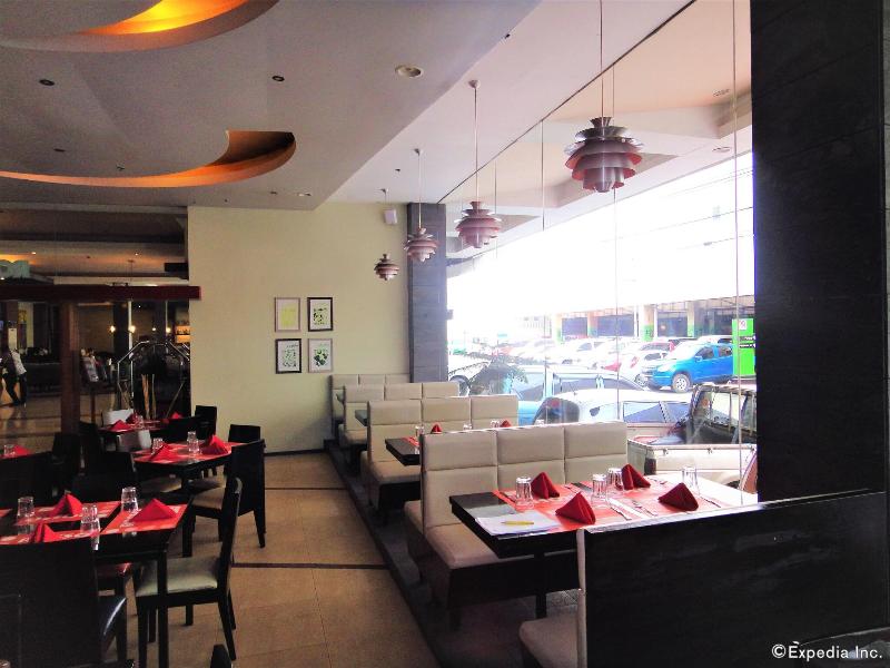 Mallberry Suites Business Hotel image
