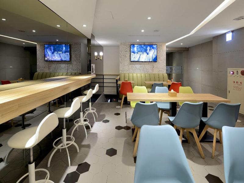 Via Hotel Taipei Station image