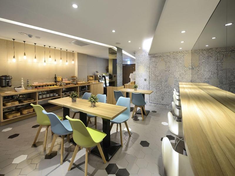 Via Hotel Taipei Station image