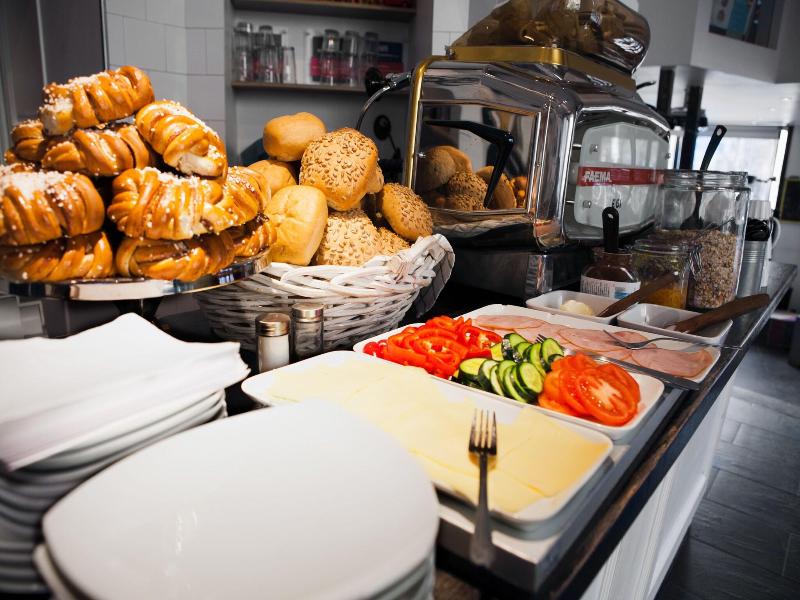City Backpackers Hostel image