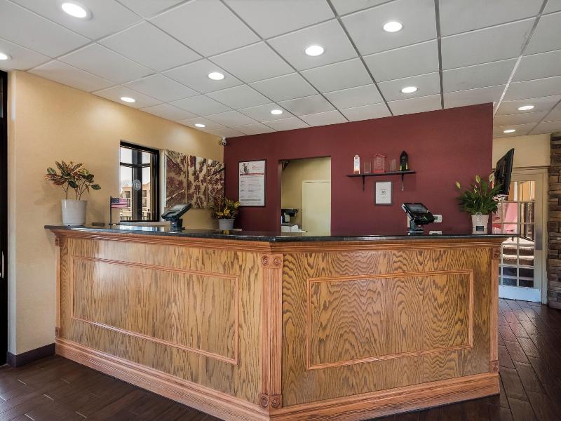 Red Roof Inn & Suites Newark - University image