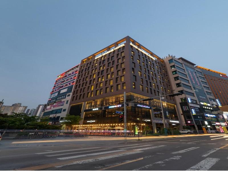 Parkmarine Hotel image