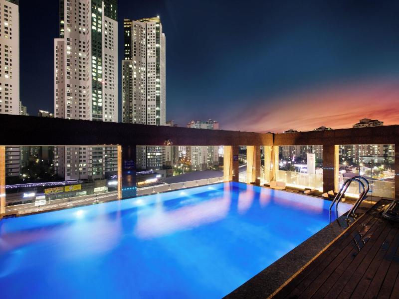 Parkmarine Hotel image