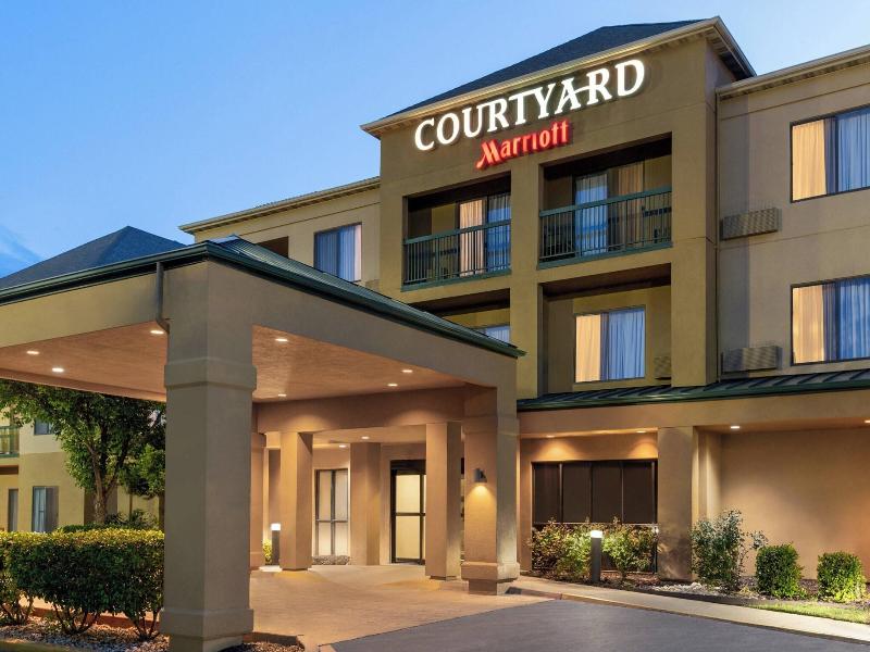 Courtyard By Marriott Lubbock image