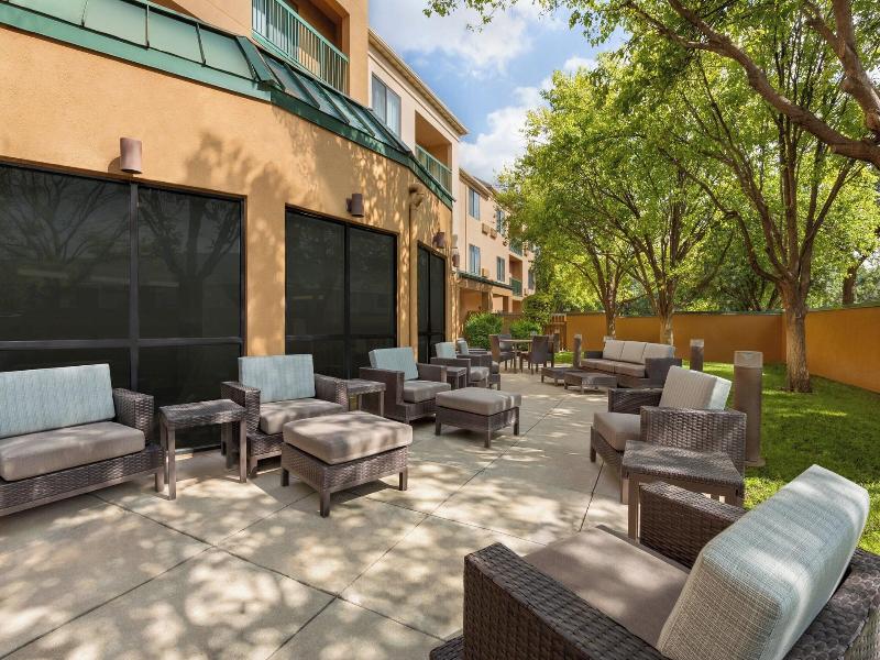 Courtyard By Marriott Lubbock image