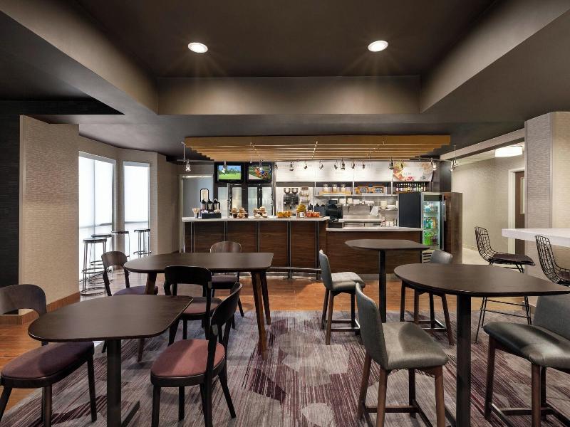 Courtyard By Marriott Lubbock image