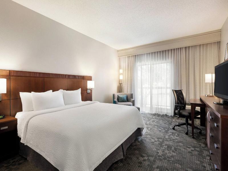 Courtyard By Marriott Lubbock image