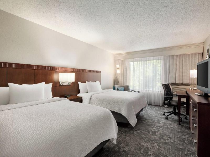 Courtyard By Marriott Lubbock image
