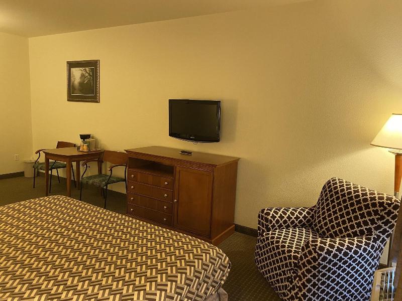 A Riverside Inn Travelodge By Wyndham image 3