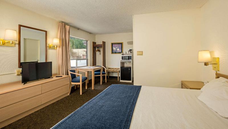 Stardust Motel Wallace image