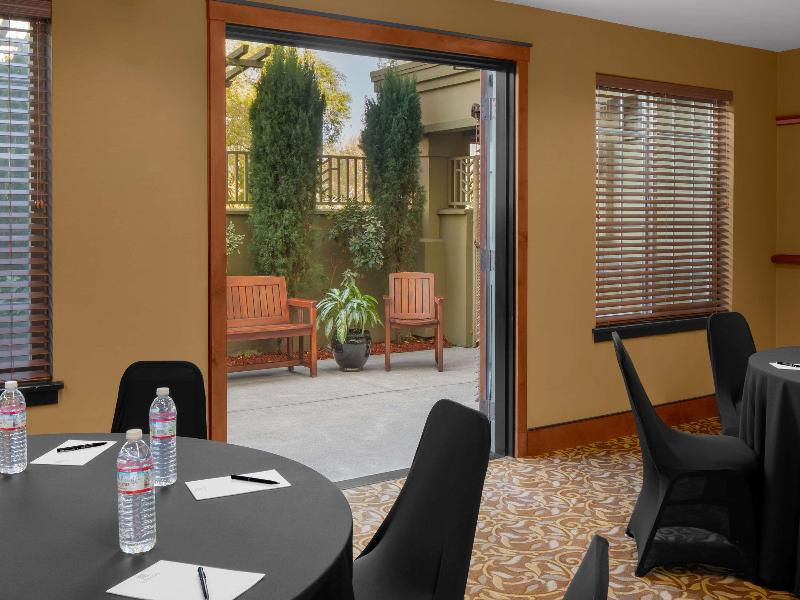 Larkspur Landing Extended Stay Suites Campbell image