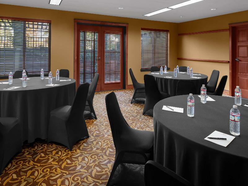 Larkspur Landing Extended Stay Suites Campbell image