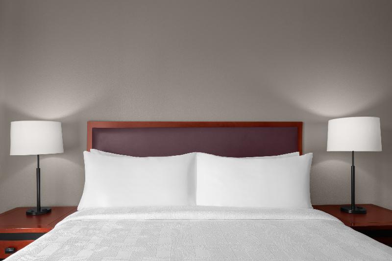 Larkspur Landing Extended Stay Suites Campbell image