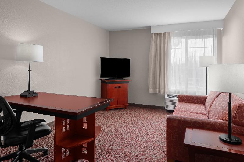 Larkspur Landing Extended Stay Suites Campbell image