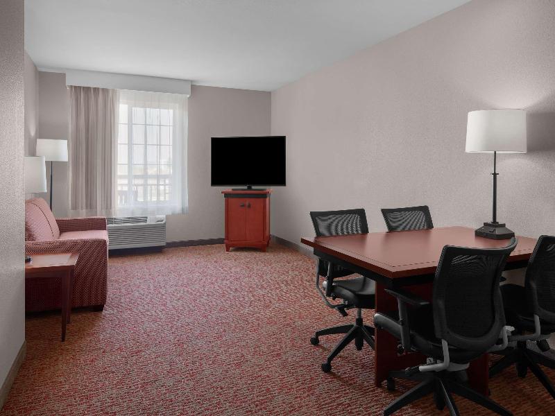 Larkspur Landing Extended Stay Suites Campbell image