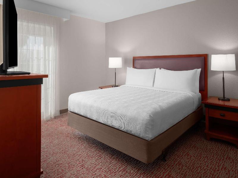 Larkspur Landing Extended Stay Suites Campbell image