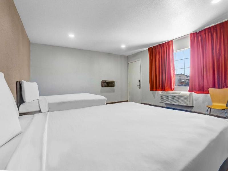 Motel 6 Ukiah, CA - North image