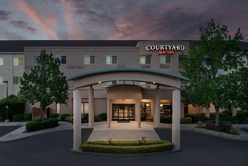 Courtyard By Marriott Chico image