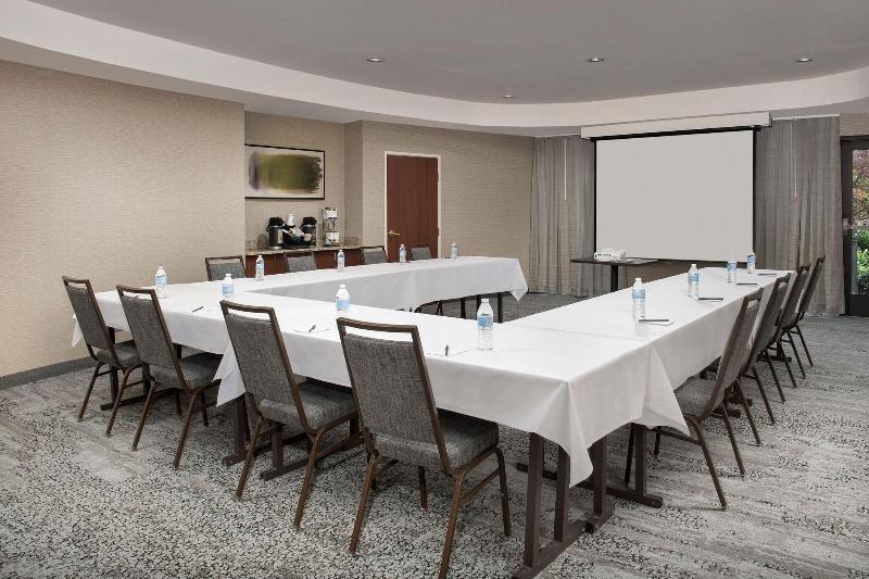 Courtyard By Marriott Chico image