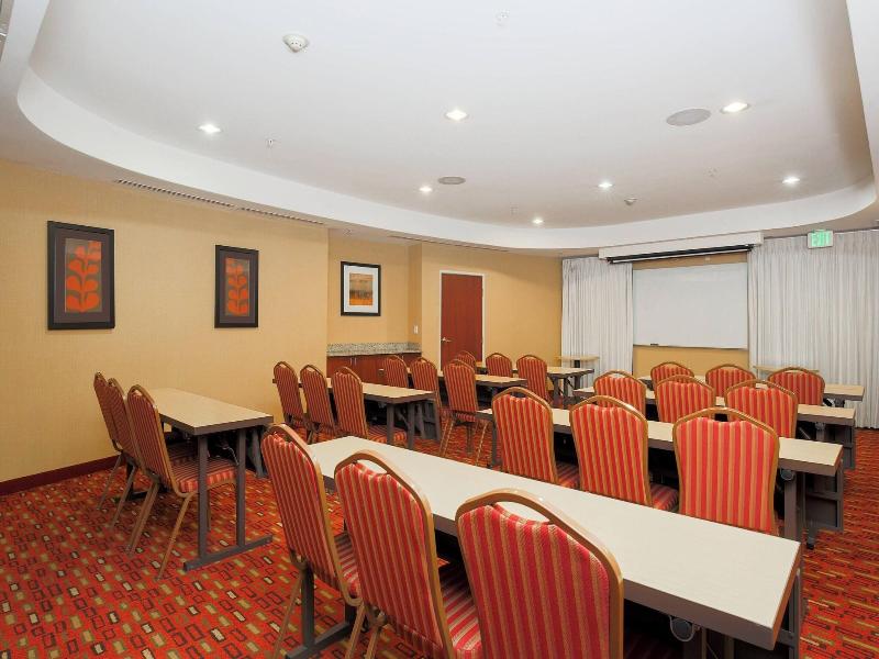 Courtyard By Marriott Chico image