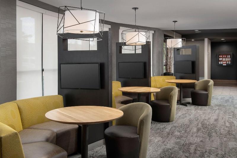 Courtyard By Marriott Chico image