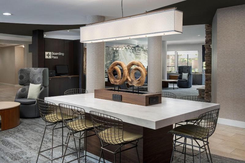 Courtyard By Marriott Chico image