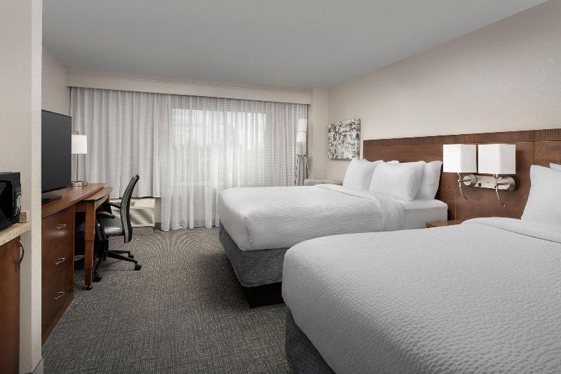 Courtyard By Marriott Chico image