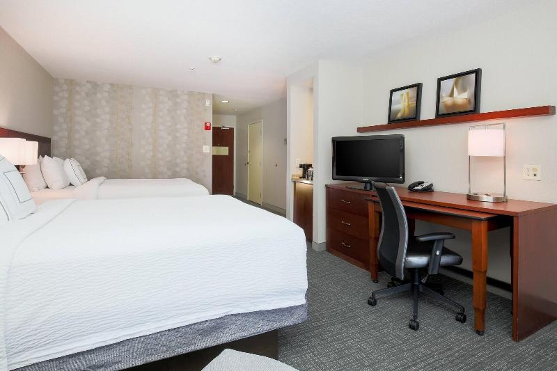Courtyard By Marriott Chico image
