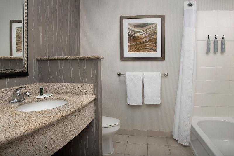 Courtyard By Marriott Chico image