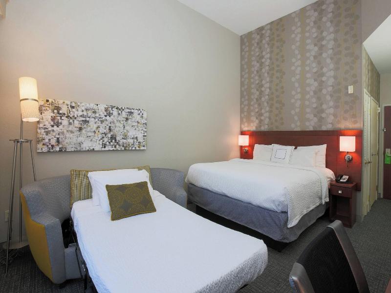 Courtyard By Marriott Chico image