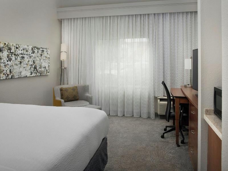 Courtyard By Marriott Chico image