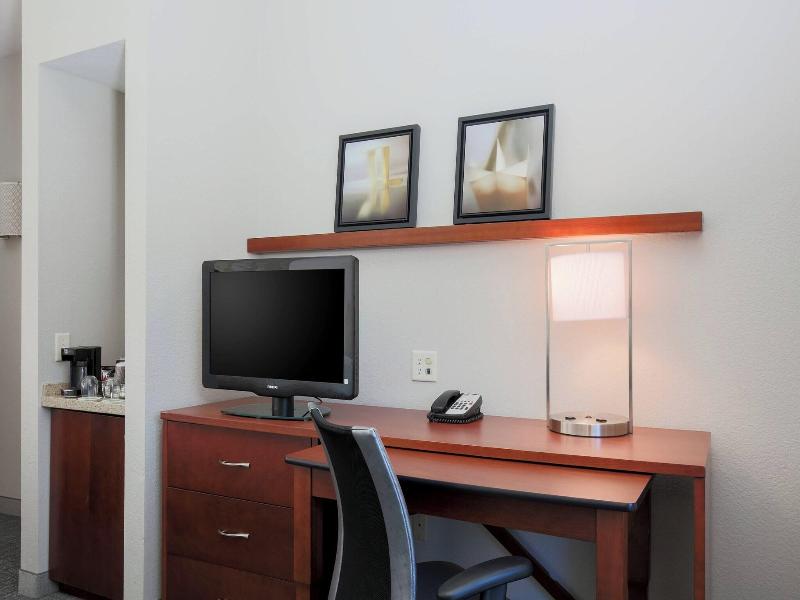 Courtyard By Marriott Chico image