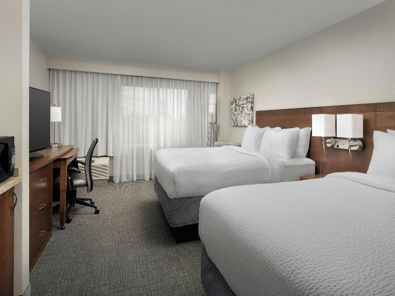 Courtyard By Marriott Chico image