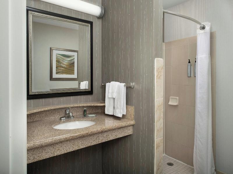 Courtyard By Marriott Chico image