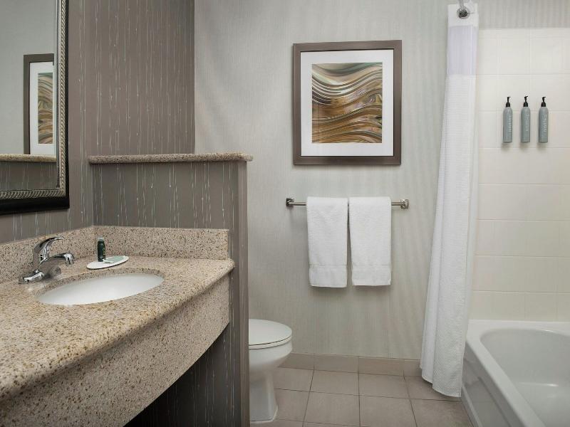 Courtyard By Marriott Chico image