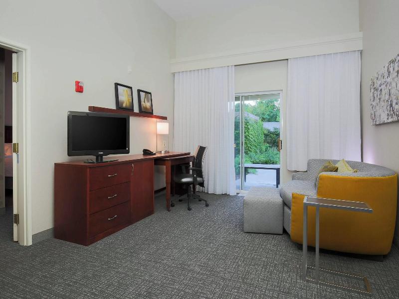 Courtyard By Marriott Chico image