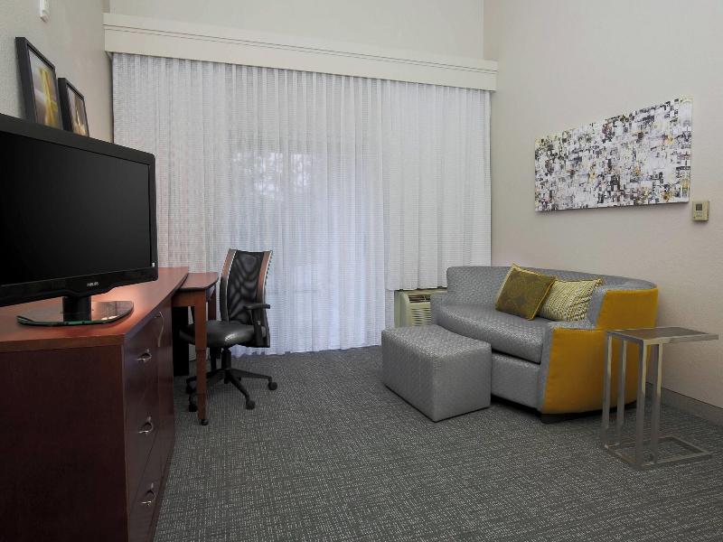 Courtyard By Marriott Chico image