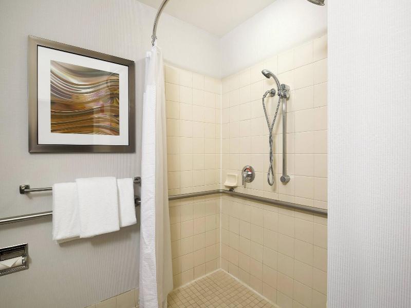 Courtyard By Marriott Chico image
