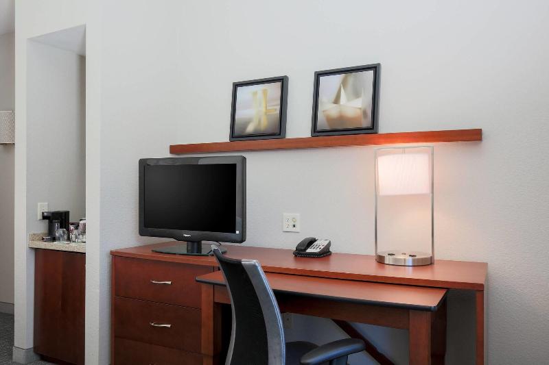 Courtyard By Marriott Chico image