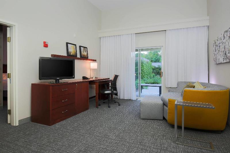 Courtyard By Marriott Chico image