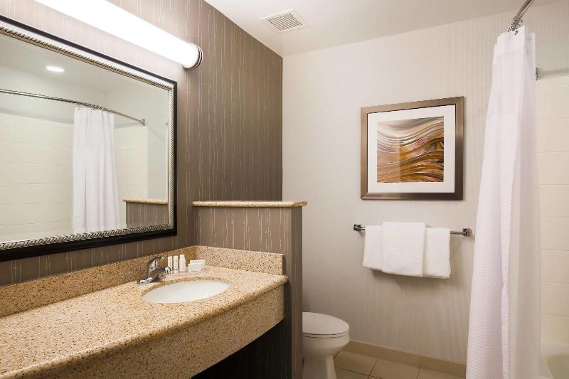 Courtyard By Marriott Chico image