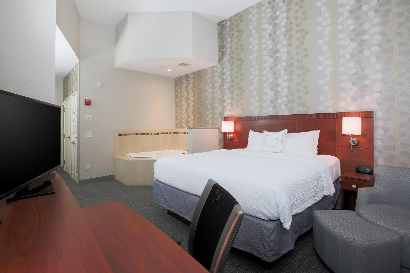 Courtyard By Marriott Chico image