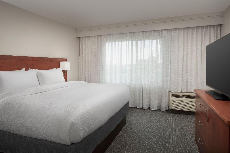 Courtyard By Marriott Chico image