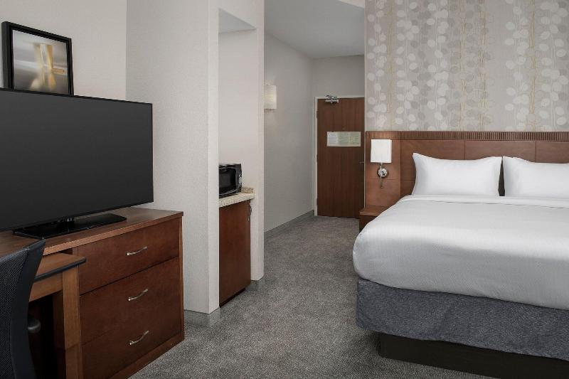Courtyard By Marriott Chico image