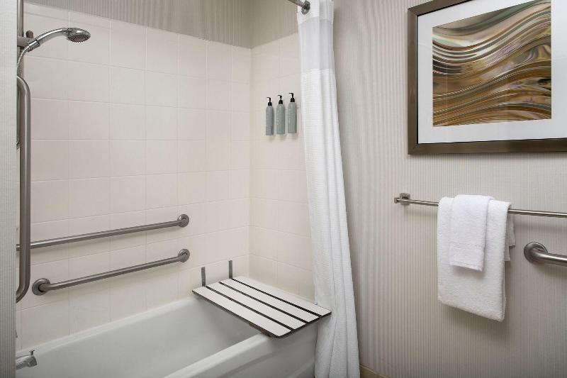 Courtyard By Marriott Chico image