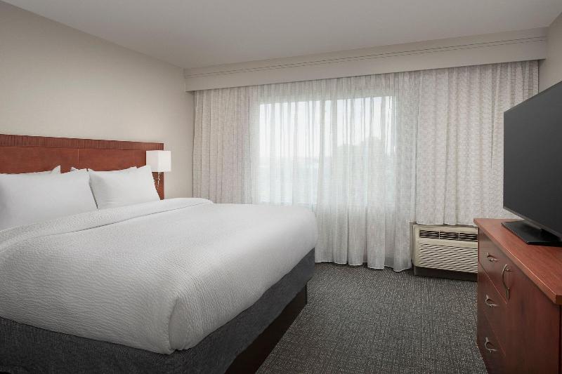 Courtyard By Marriott Chico image