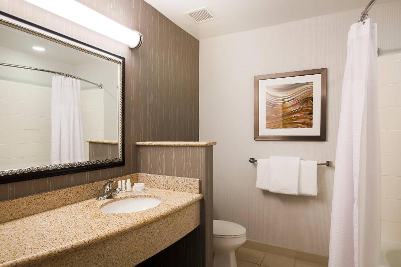 Courtyard By Marriott Chico image